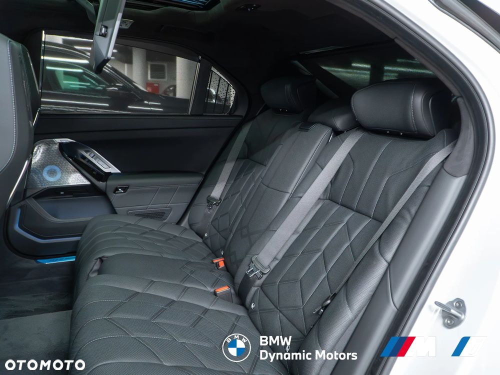 BMW Seria 7 740d xDrive - 23