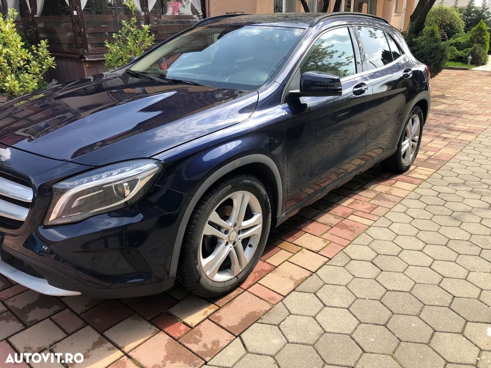 Mercedes-Benz GLA 220 d 4MATIC Aut. - 3