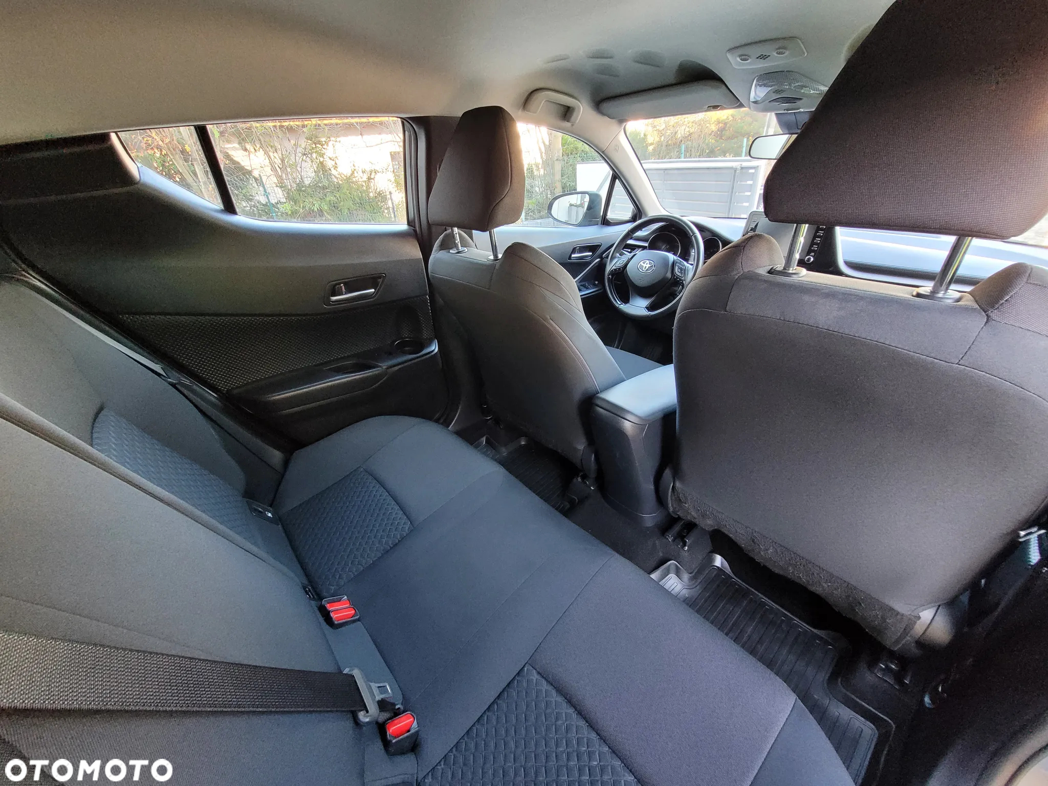 Toyota C-HR 1.8 Hybrid Dynamic - 12