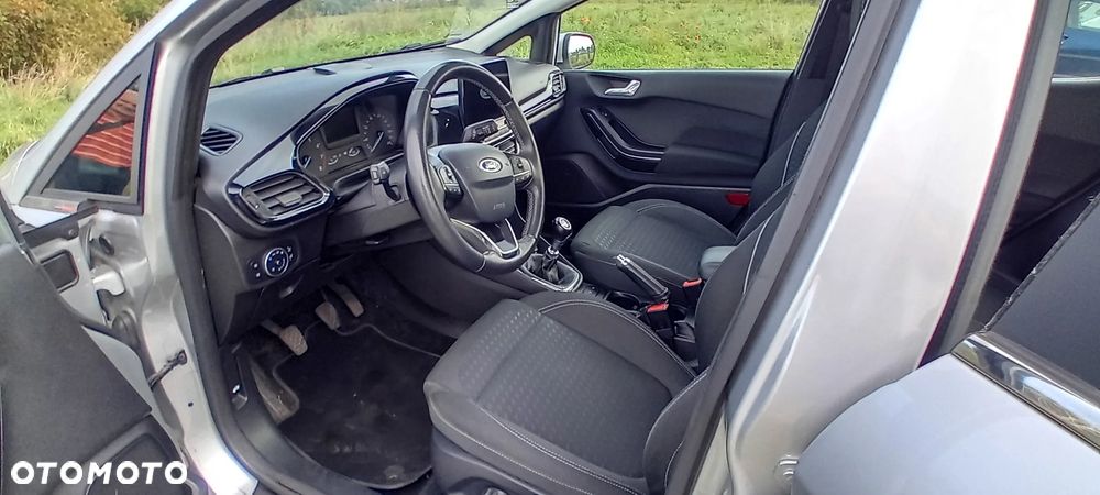 Ford Fiesta - 32