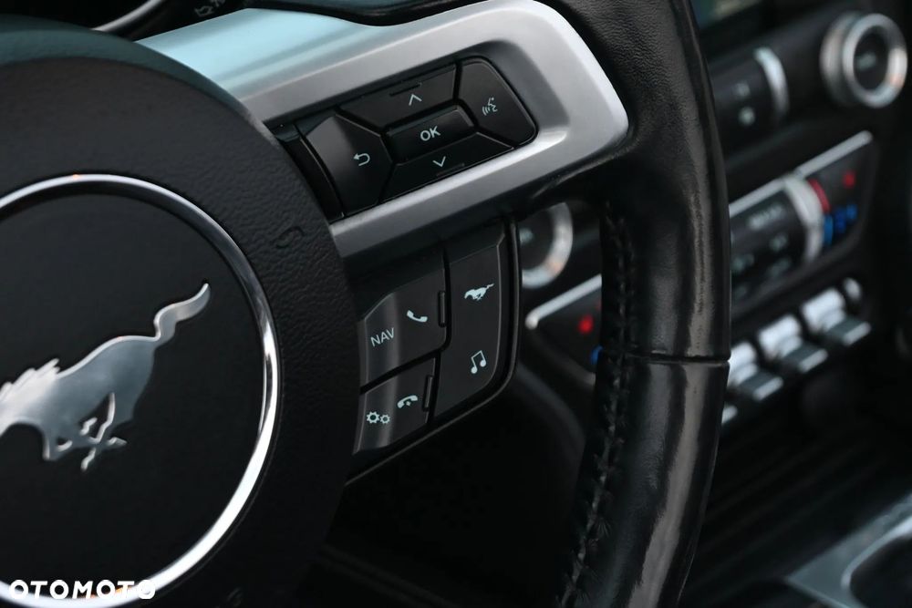 Ford Mustang - 28