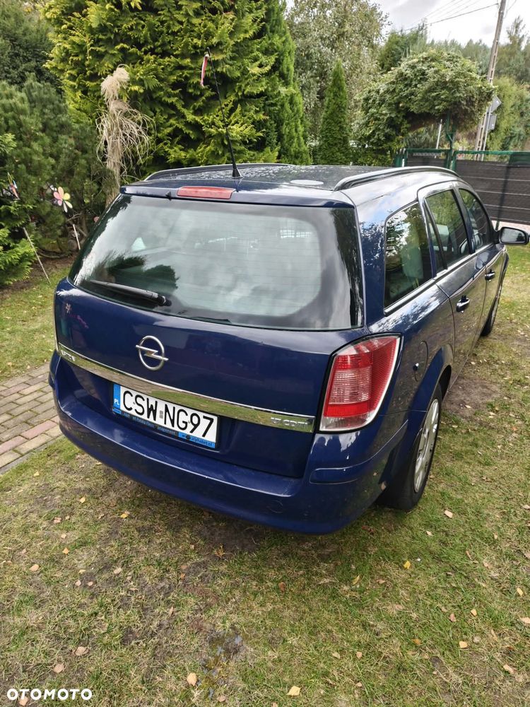 Opel Astra 2009 photo 3