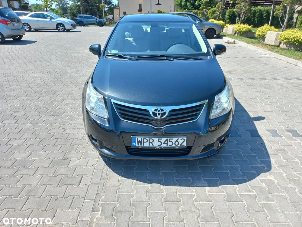 Toyota Avensis 2.0 Sol plus - 2