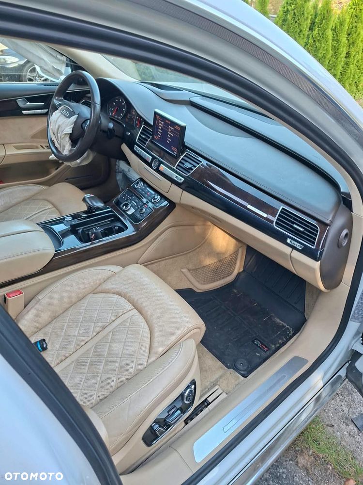 Audi A8 - 7