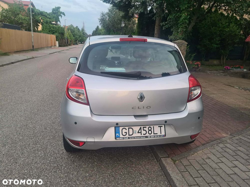 Renault Clio 1.2 16V 75 Collection - 8