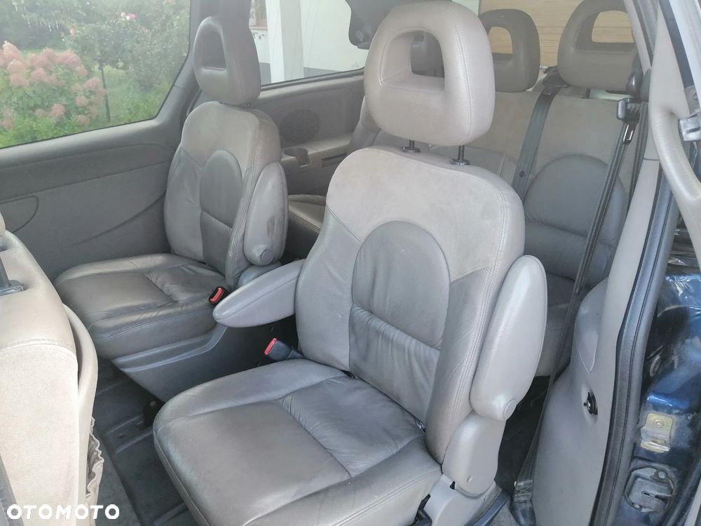 Chrysler Voyager 3.3 LX - 11