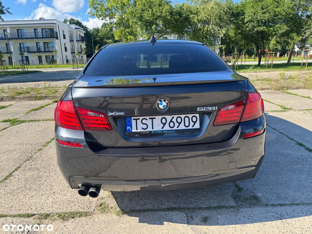 BMW Seria 5 528i xDrive - 4
