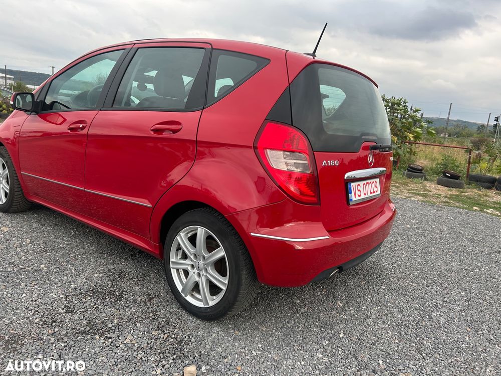 Mercedes-Benz A 180 - 25