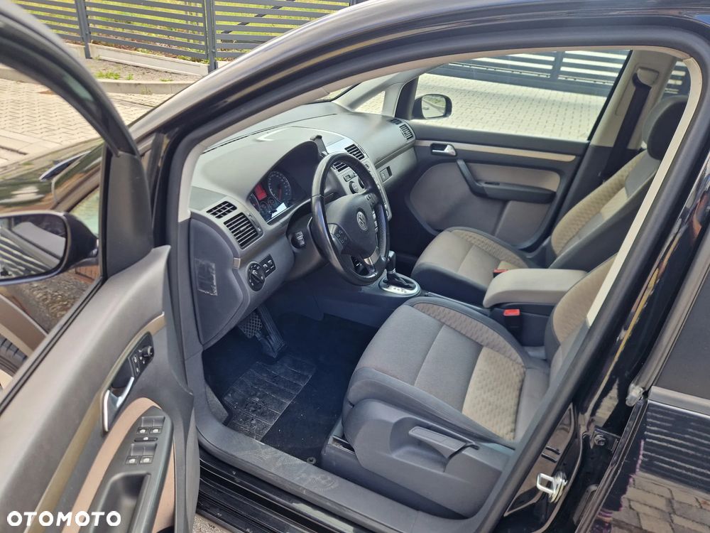 Volkswagen Touran 1.4 TSI DSG Cross - 38