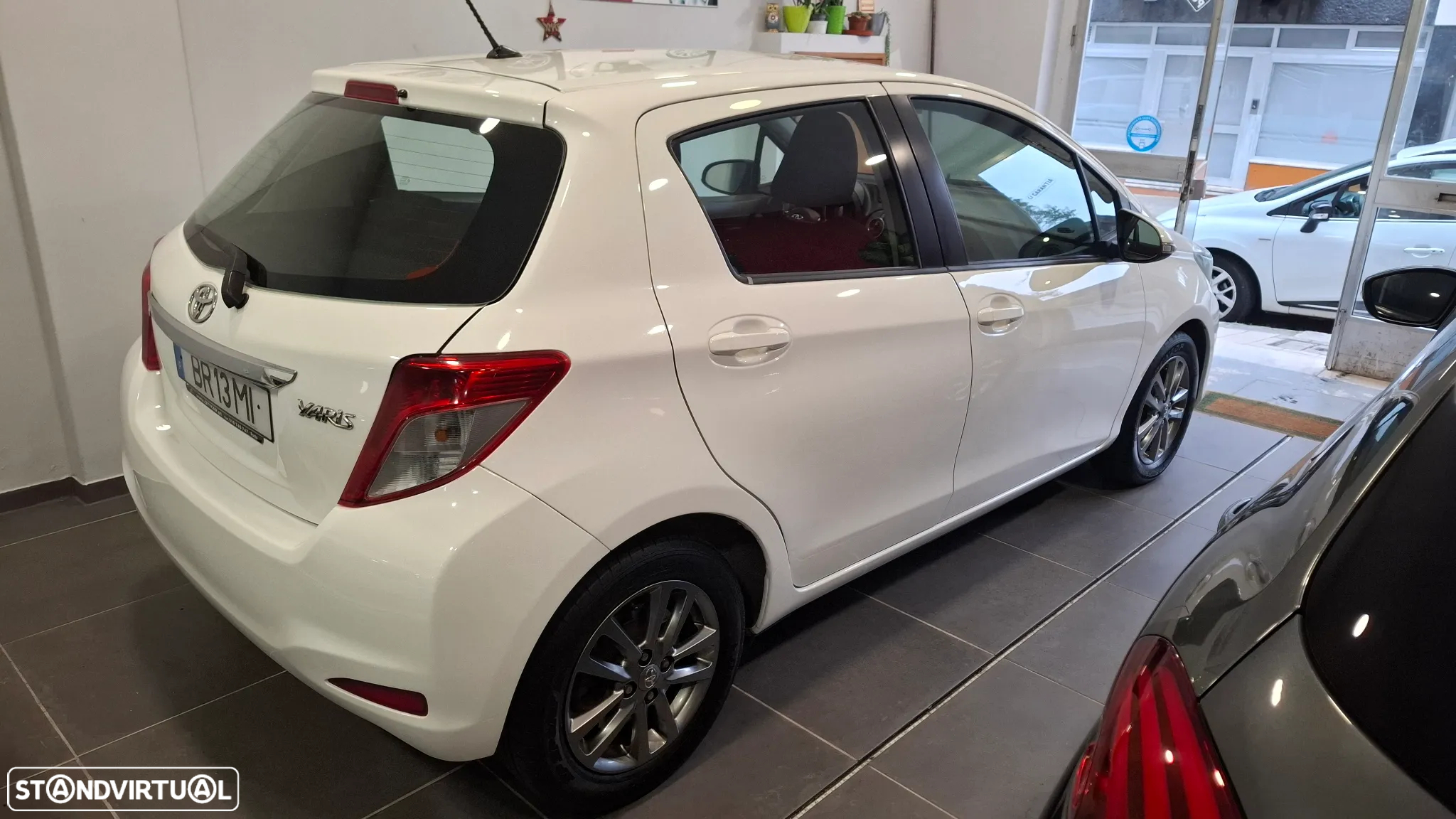 Toyota Yaris 1.4 D-4D Comfort+P.Style - 6