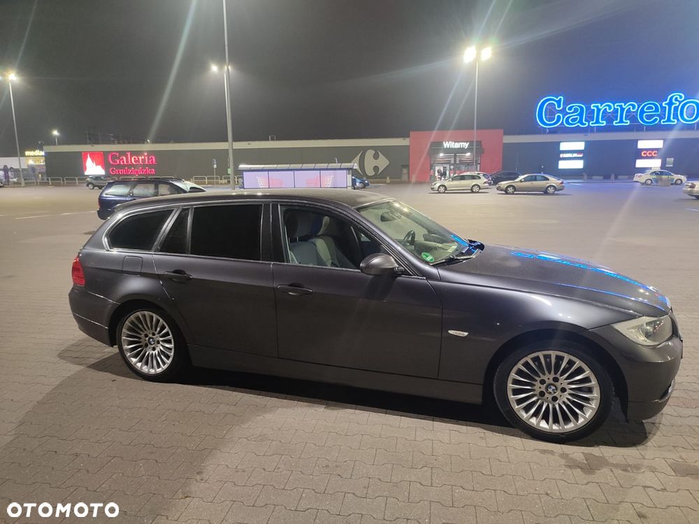 BMW Seria 3 330i - 1