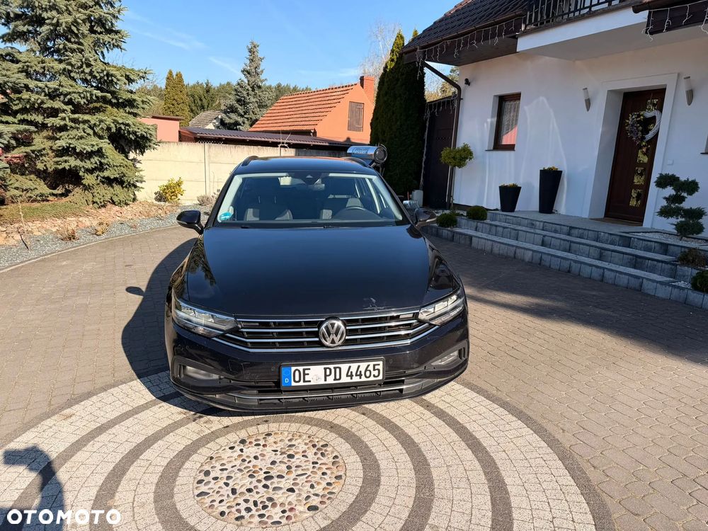 Volkswagen Passat Variant 2.0 TDI SCR DSG Elegance - 2