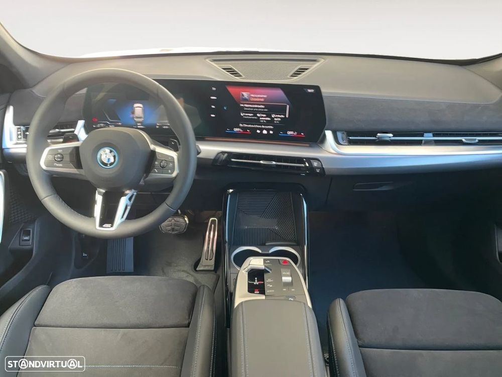 BMW X1 xDrive25e - 8