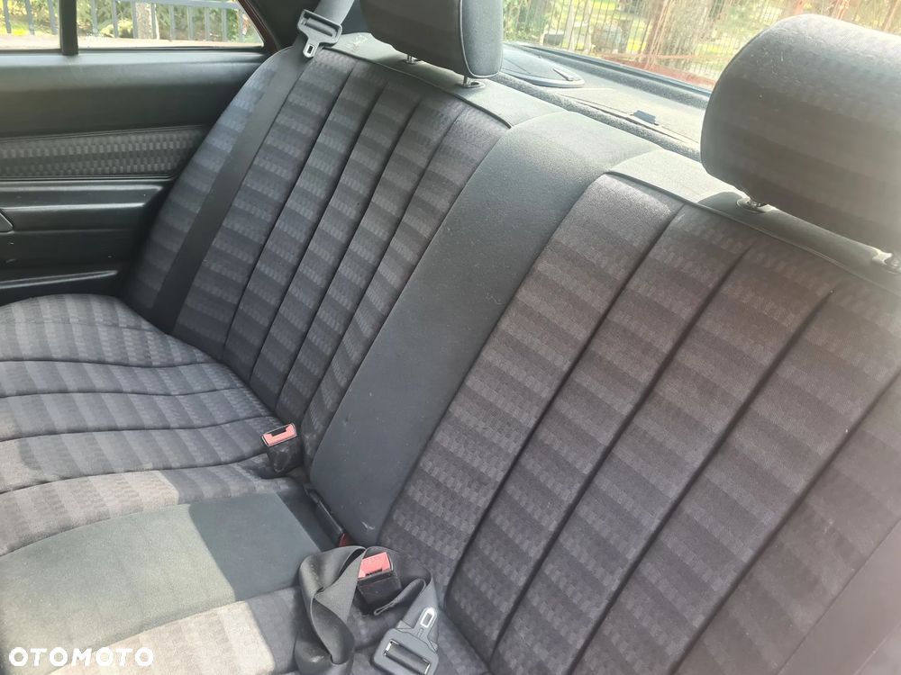 Mercedes-Benz W201 (190) - 9