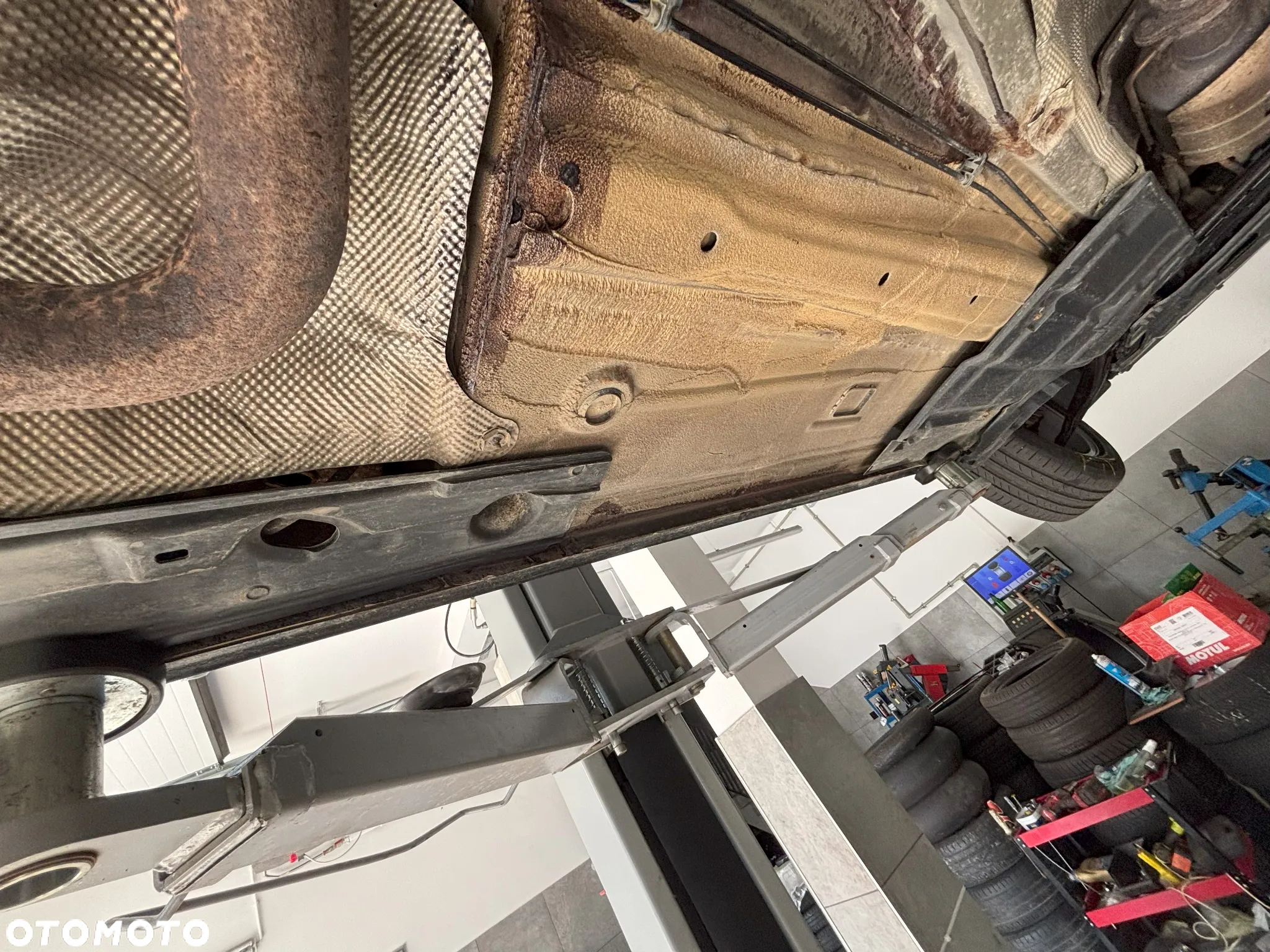 Ford Galaxy 2.0 TDCi Ghia - 24