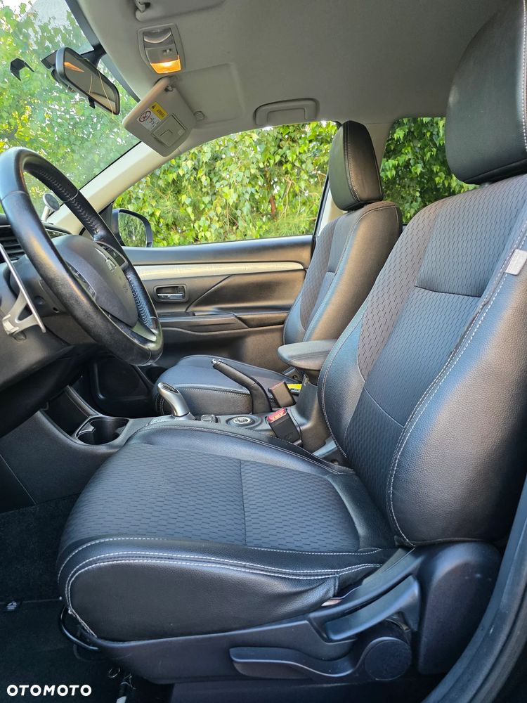 Mitsubishi Outlander 2.0 4WD Plus - 20