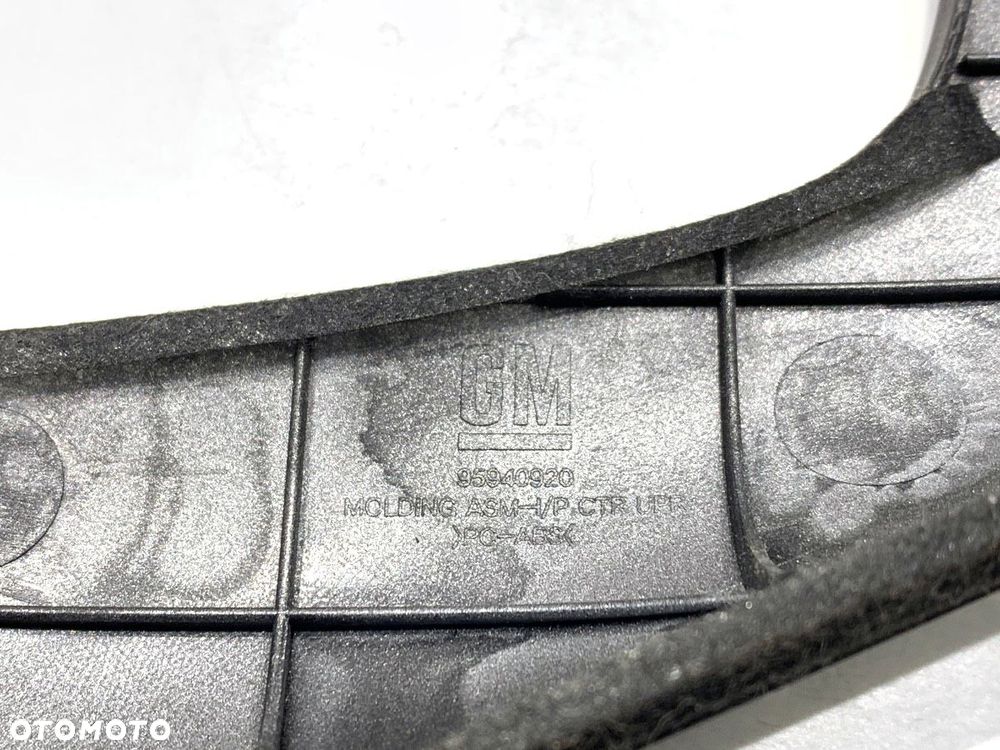 KRATKA NAWIEWU PRZÓD ŚRODKOWA  CHEVROLET CRUZE (J300) 2009 - 2022 1.6 91 kW [124 KM] benzyna 2009 - 6