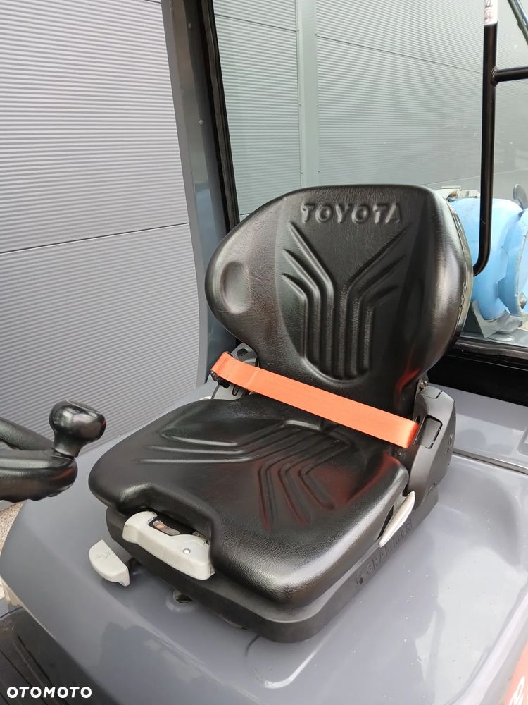 Toyota 02-8FGF25 - 8