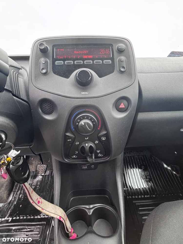 Toyota Aygo x - 23