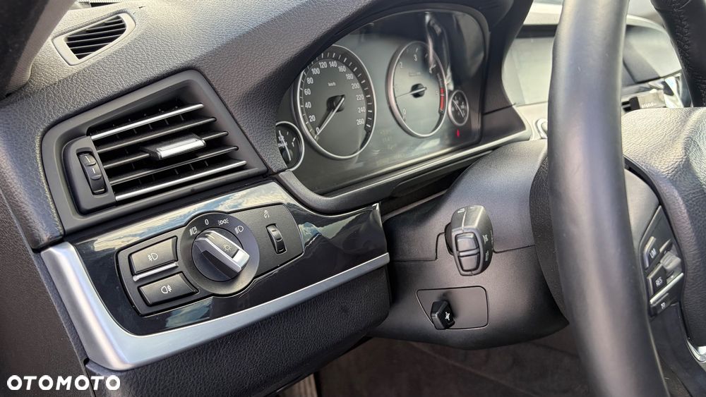 BMW Seria 5 525d - 15