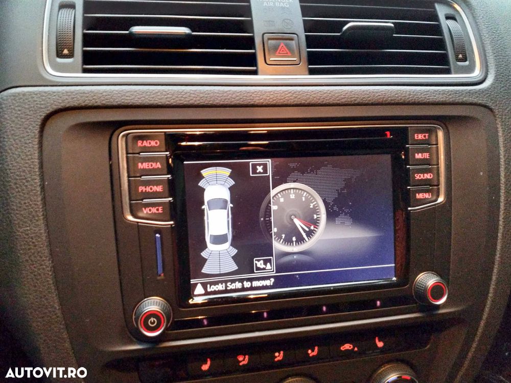 Volkswagen Jetta 2.0 TDI Comfortline - 13