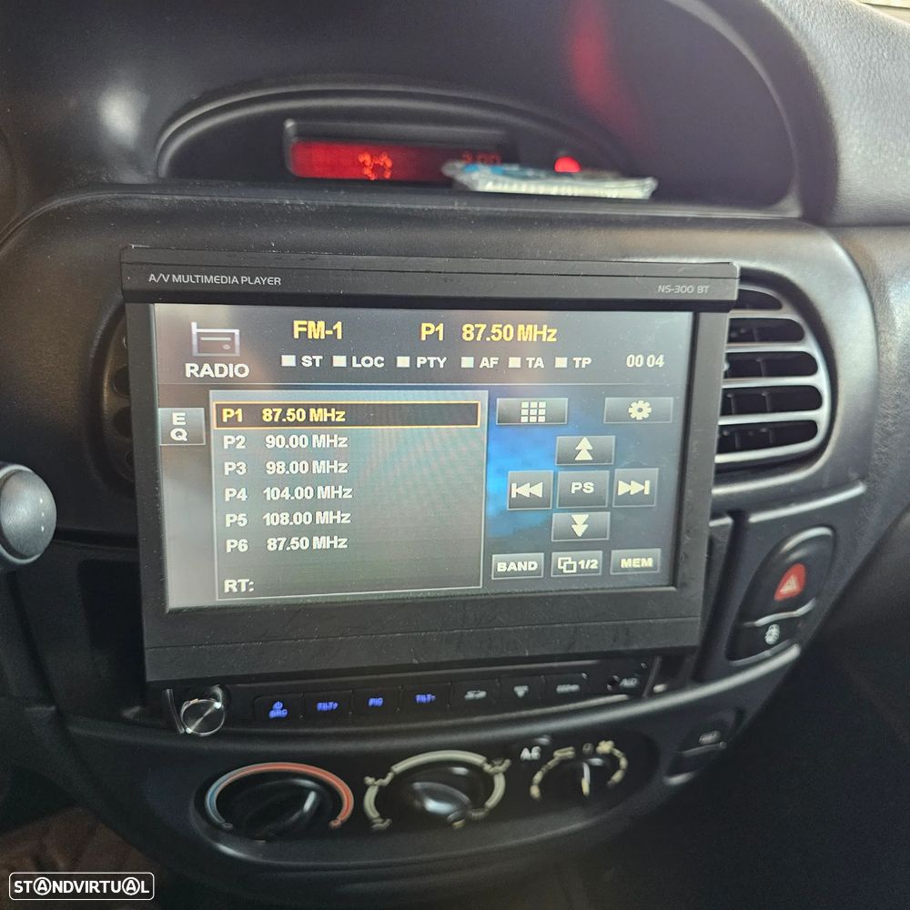 Renault Mégane Cabrio ver-1-4-16v-privil-ge - 26