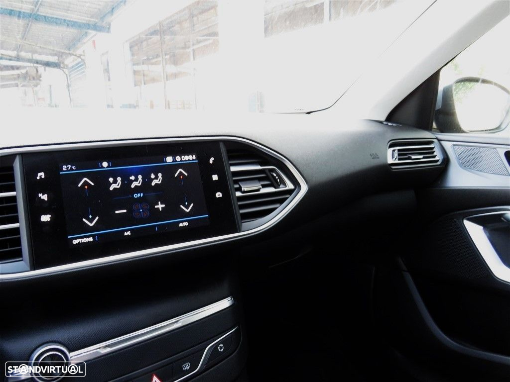 Peugeot 308 1.2 PureTech Style - 6