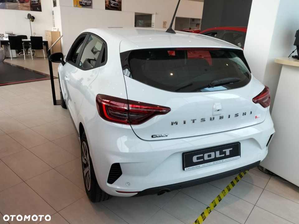 Mitsubishi Colt - 4