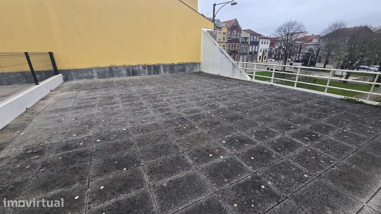Escritório na Praça do Almada, por cima da CGD - Grande imagem: 4/60