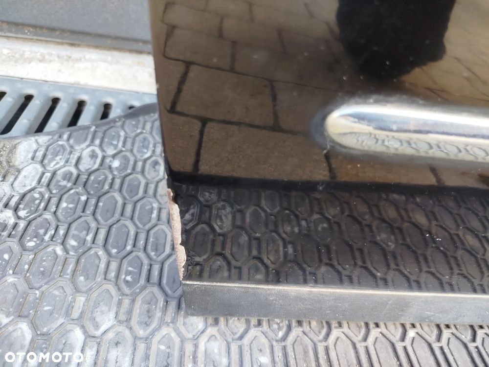 VW Passat B5  FL drzwi prawe tylne LC9Z - 9