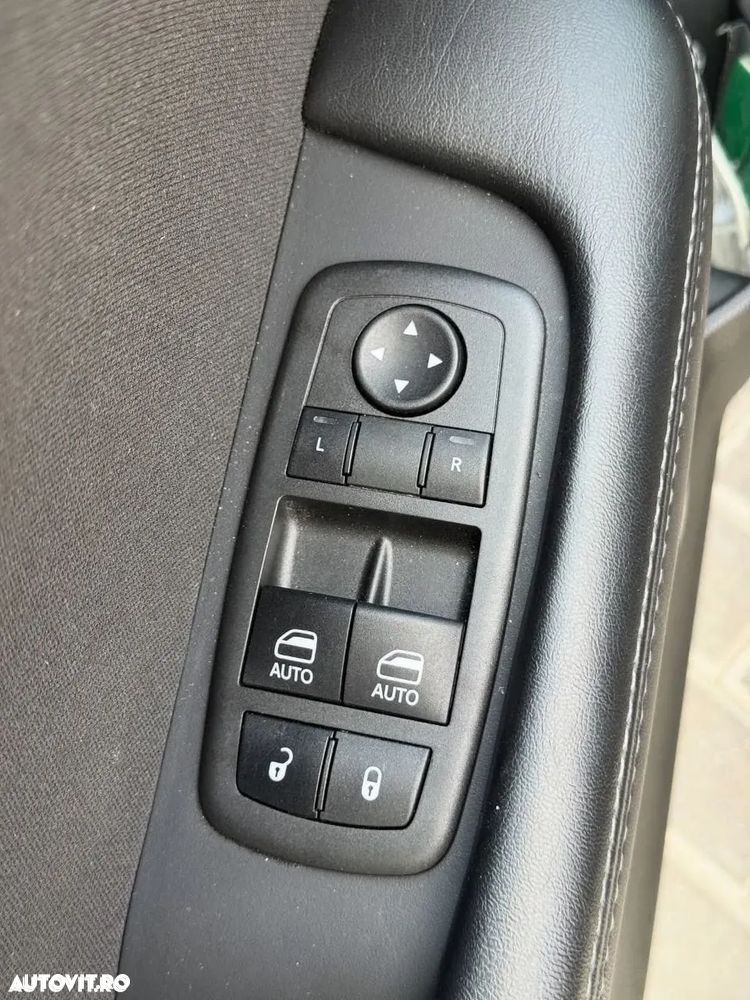 Dodge Challenger - 10