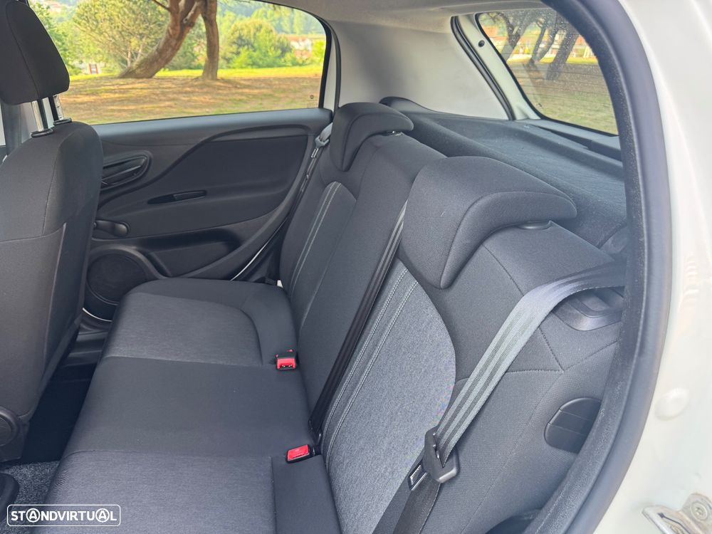 Fiat Punto 1.3 M-Jet Lounge S&S - 11