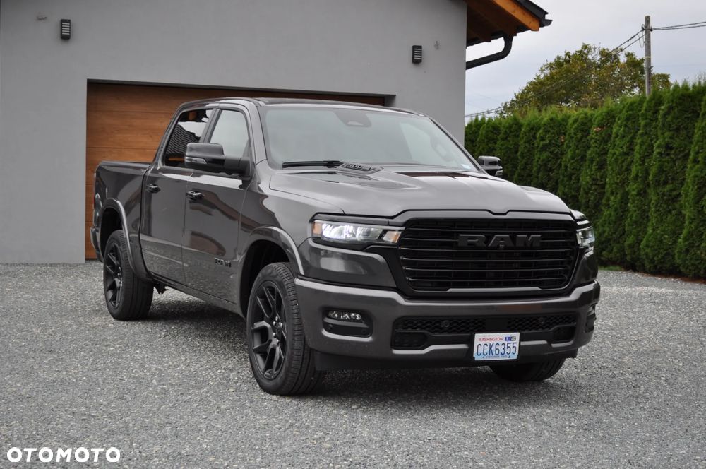 RAM 1500 Laramie Night Premium - 2