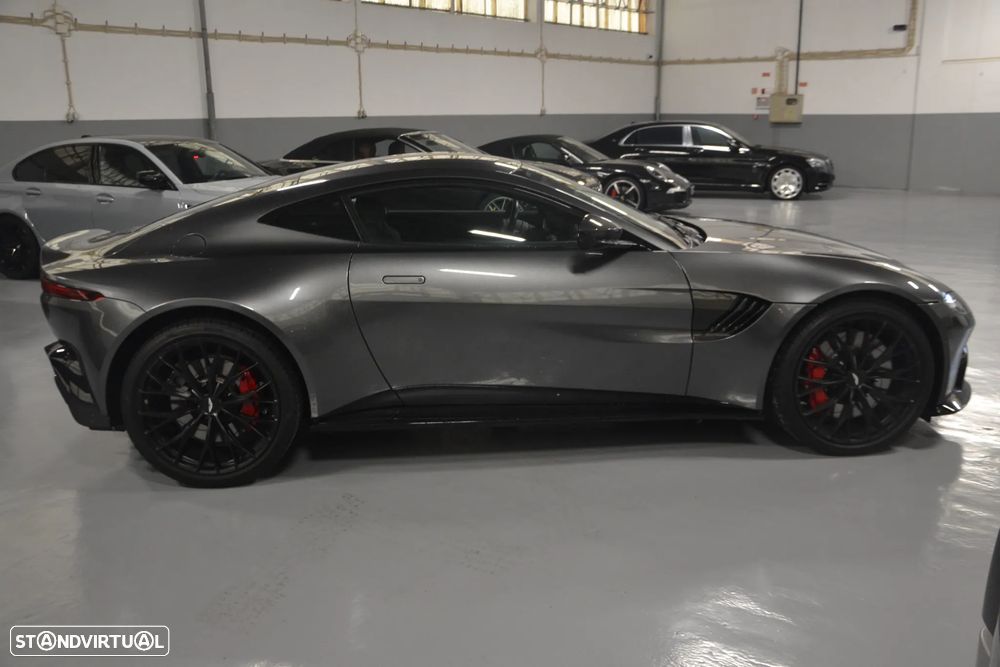 Aston Martin Vantage Coupe V8 - 11