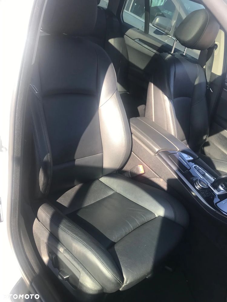 BMW Seria 5 530d xDrive Touring Sport-Aut Luxury Line - 17