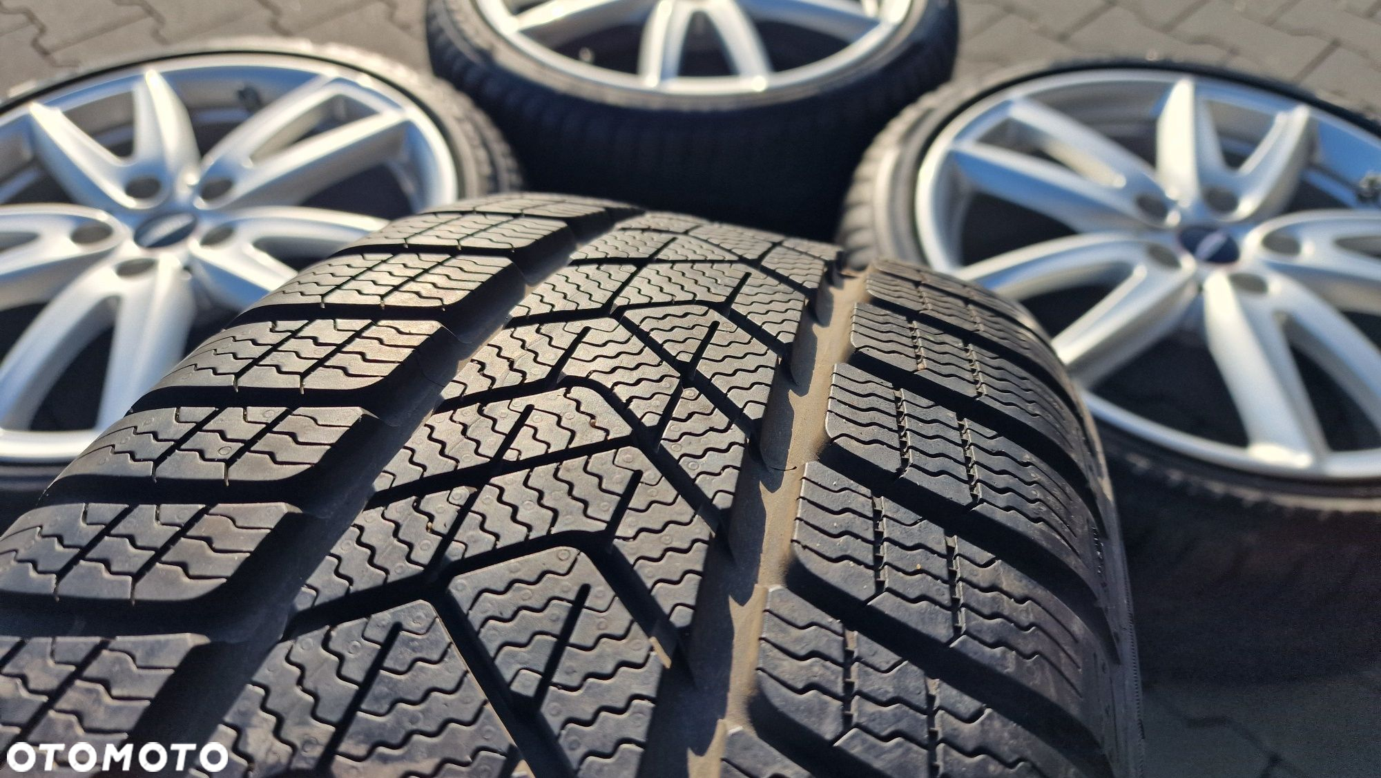 Używany Koła (felgi z oponami) - 3 000 PLN - Otomoto.pl
