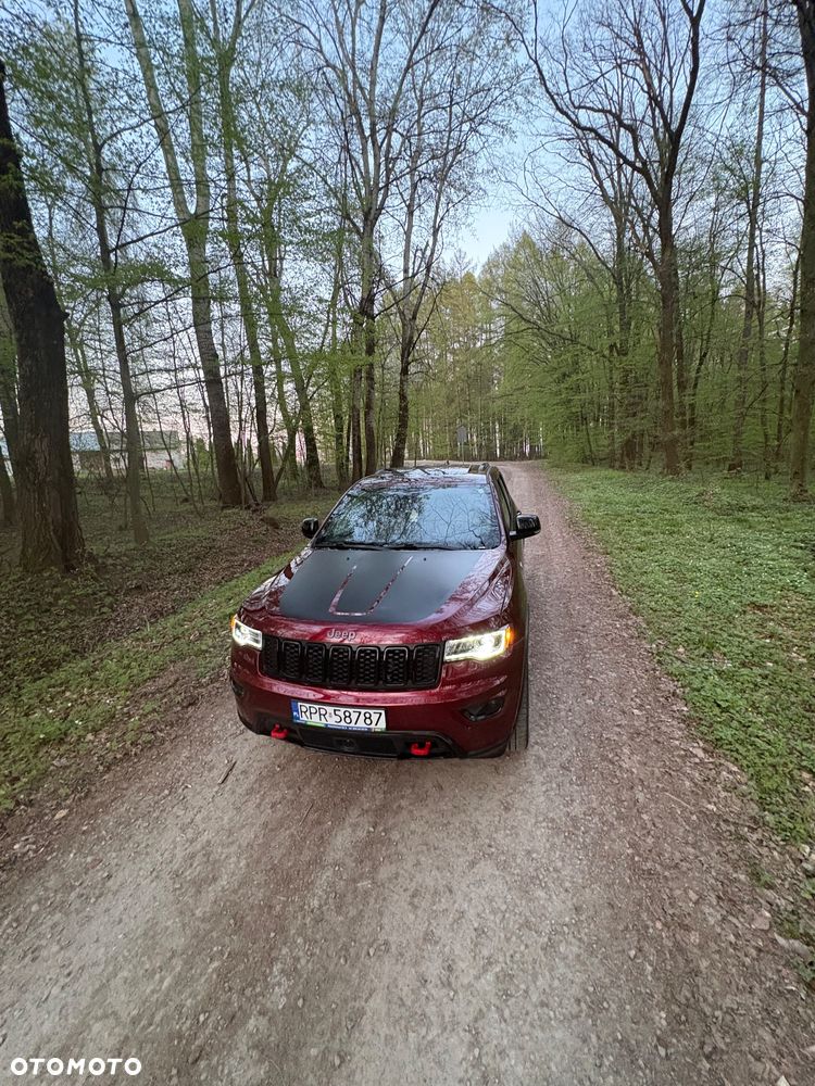 Jeep Grand Cherokee - 14