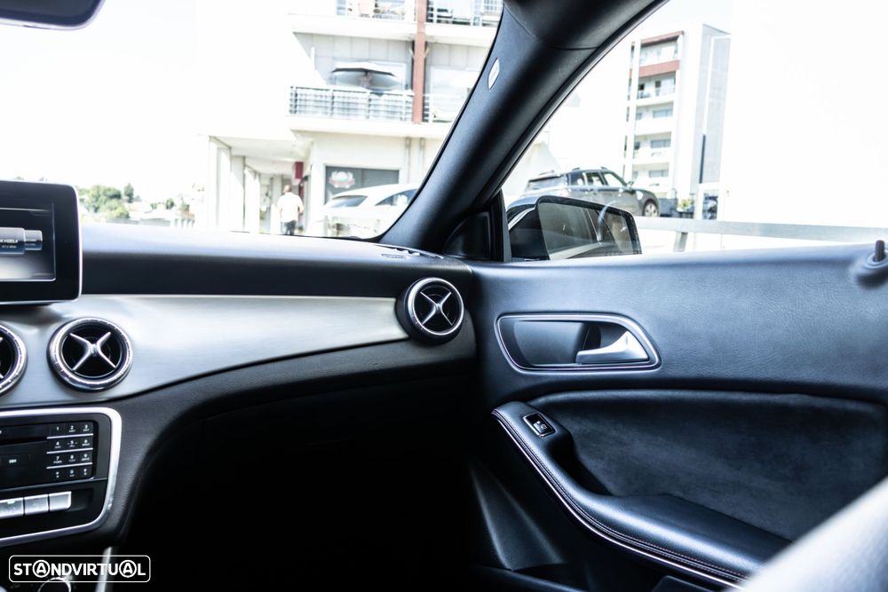 Mercedes-Benz CLA 180 d AMG Line - 18