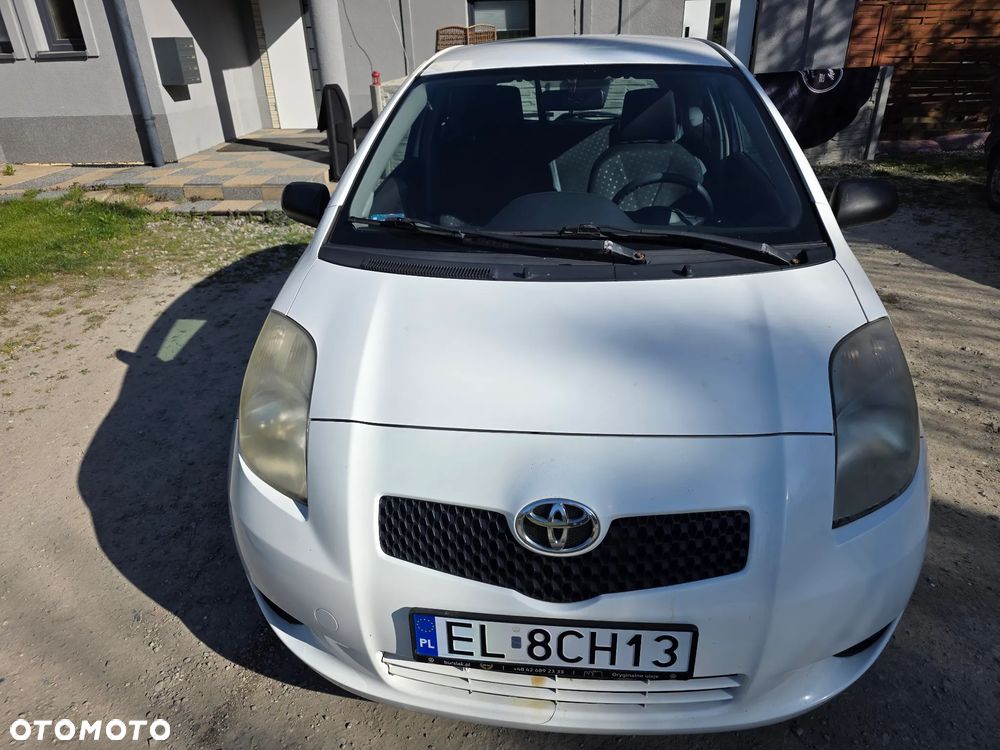 Toyota Yaris 1.0 Luna A/C - 2