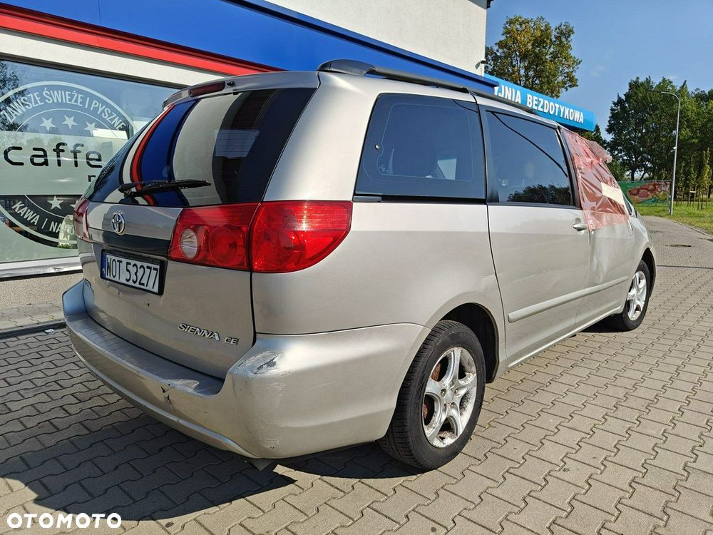 Toyota Sienna - 5