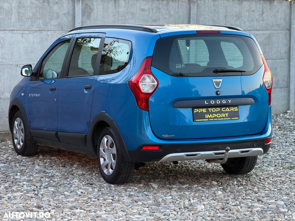 Dacia Lodgy 1.2 TCe 115 CP Stepway - 4