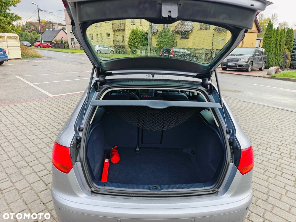 Audi A3 Sportback 1.6 FSI Ambiente - 18
