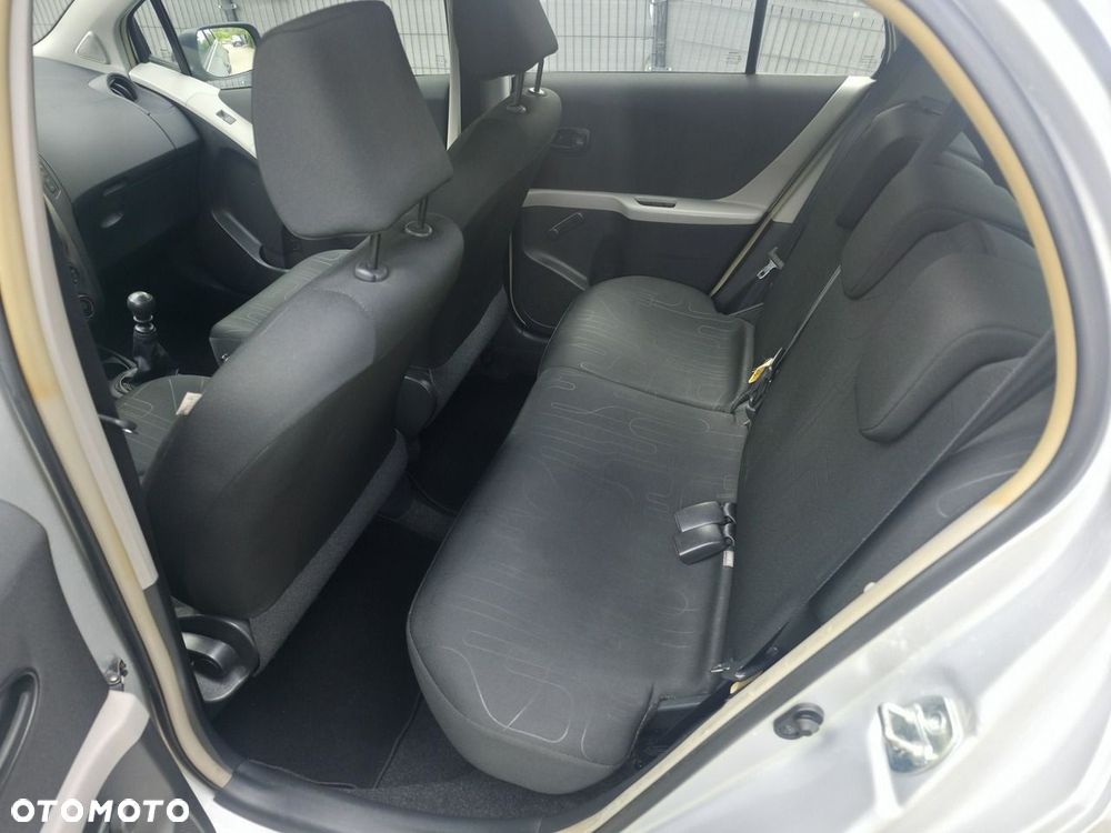 Toyota Yaris - 8