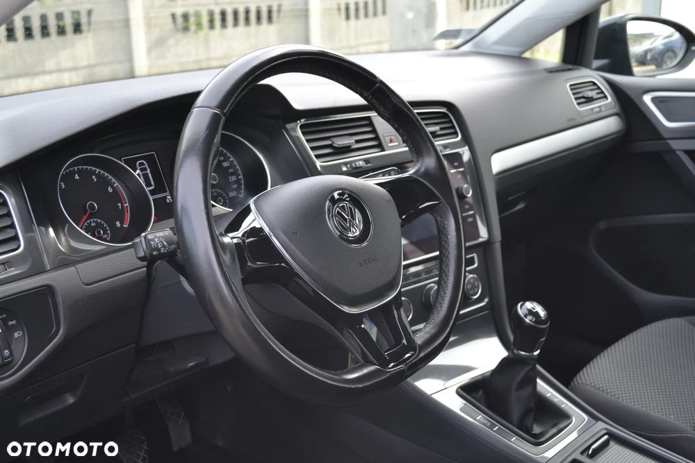 Volkswagen Golf Variant 1.0 TSI BMT Comfortline - 23
