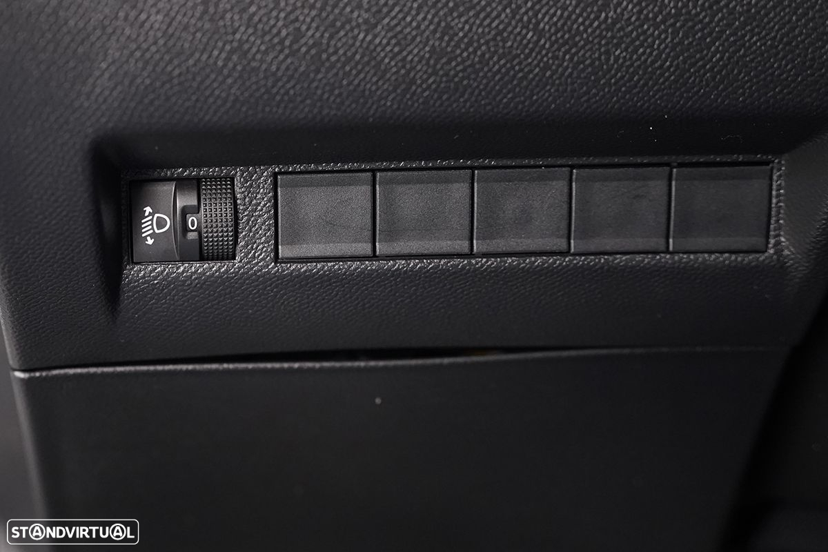 Peugeot 2008 1.2 PureTech Allure - 20