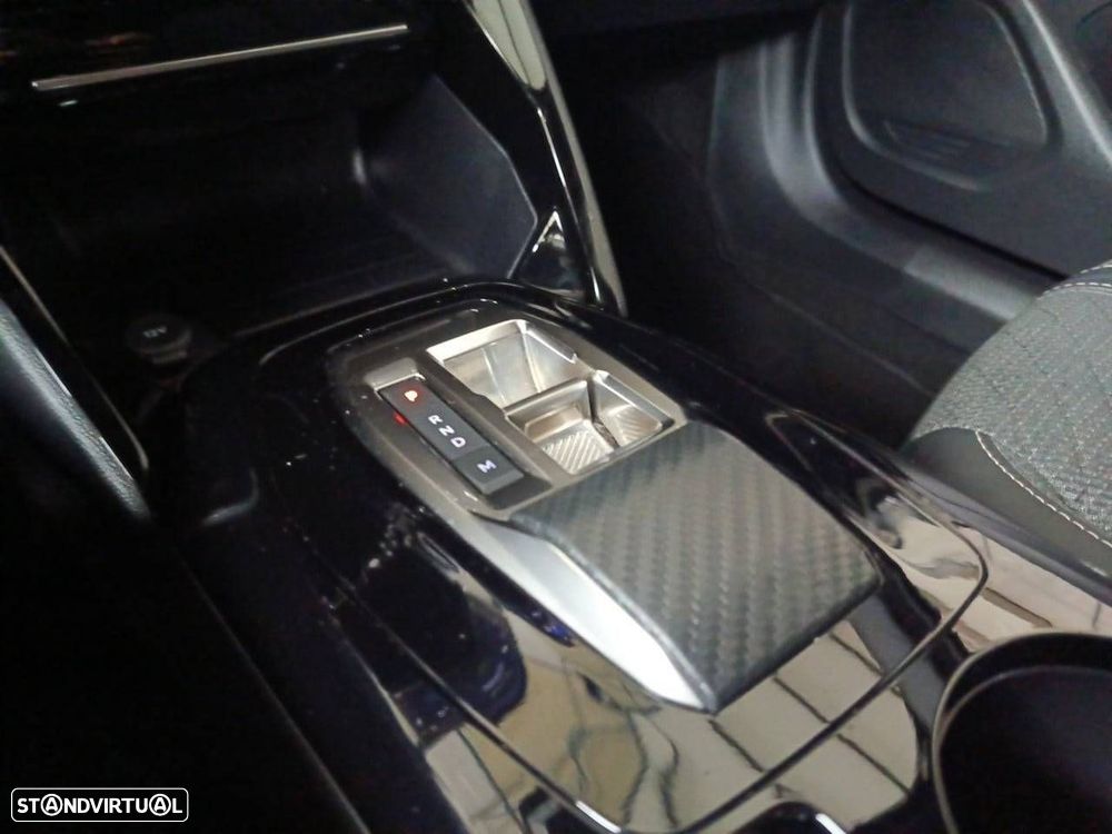 Peugeot 2008 1.2 Hybrid Allure e-DCS6 - 21