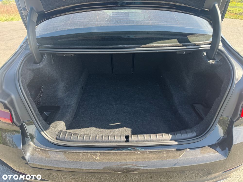 BMW Seria 5 520i - 20
