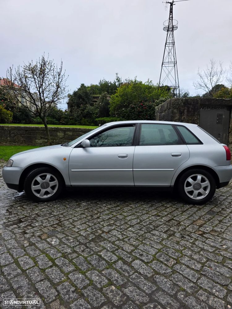 Audi A3 1.6 Attraction - 1
