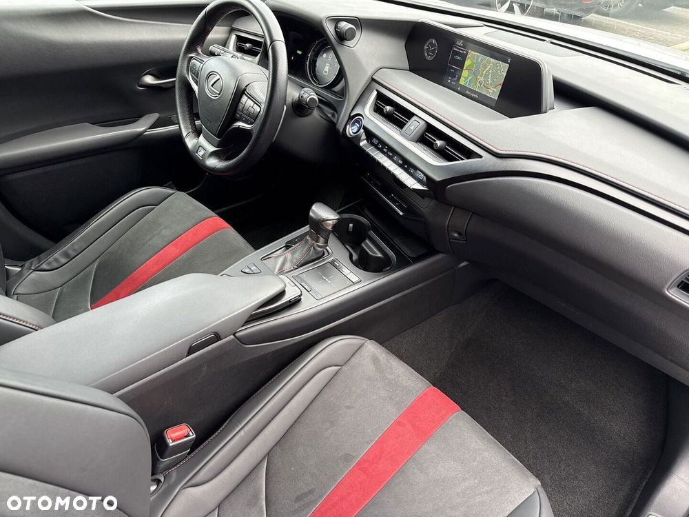 Lexus UX - 21