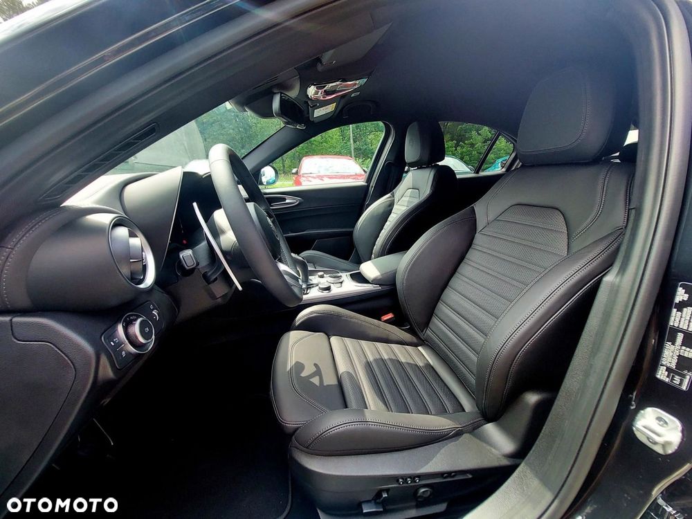 Alfa Romeo Giulia 2.2 D Turbo Veloce Q4 - 12